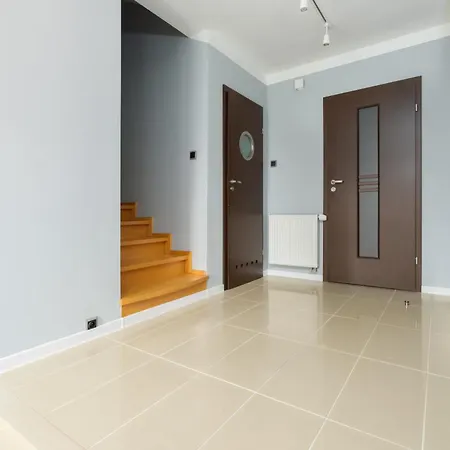 Dom Sianowska 130 M2, Parking & 3 Balkony By Renters アパート