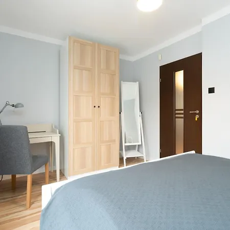 Dom Sianowska 130 M2, Parking & 3 Balkony By Renters アパート