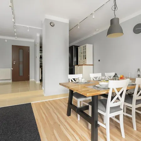 Dom Sianowska 130 M2, Parking & 3 Balkony By Renters ポズナン