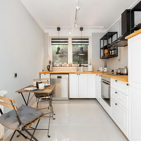 Dom Sianowska 130 M2, Parking & 3 Balkony By Renters アパート